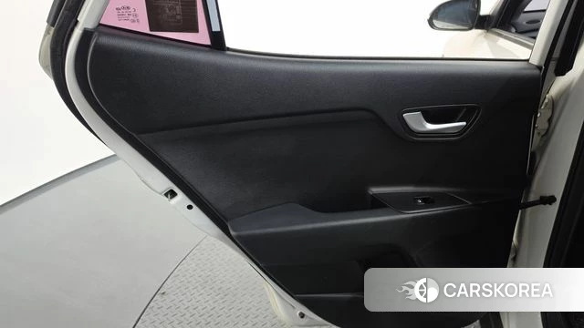 Kia Stonic id 4737611 из Кореи 17