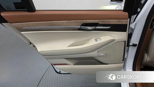 Genesis G90 id 4864715 из Кореи 17