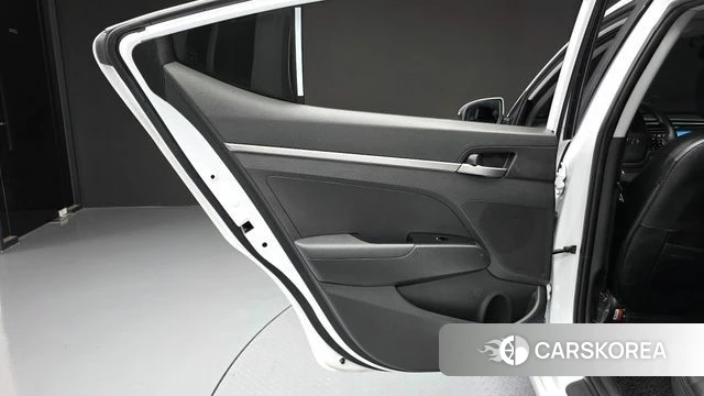 Hyundai Avante AD id 4536837 из Кореи 17