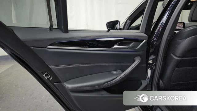 BMW 5 Series (G30) id 4562627 из Кореи 17