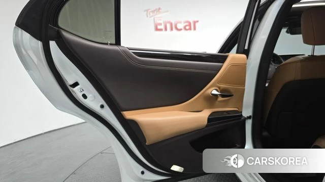 Lexus ES300h 7th generation id 4232928 из Кореи 17