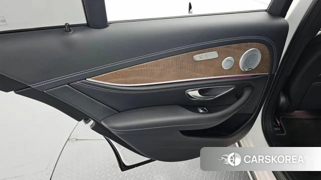 Mercedes-Benz E-Class W213 id 4581419 из Кореи 17