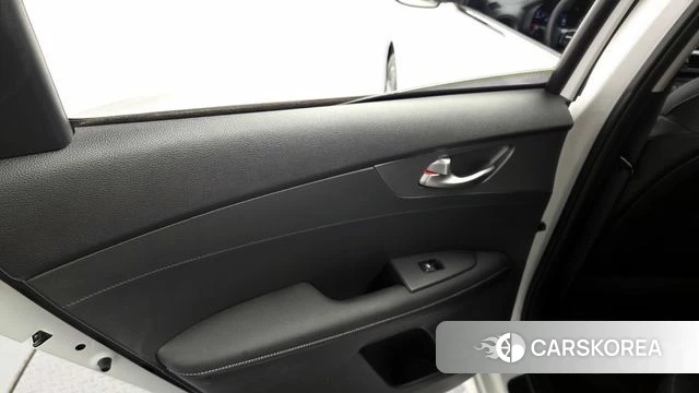 Kia Come New K3 id 4304746 из Кореи 17