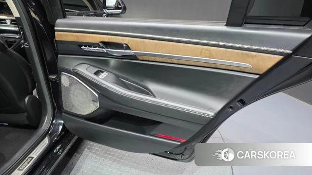 Genesis G90 id 4345035 из Кореи 17