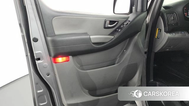 Hyundai The New Grand Starex id 4501526 из Кореи 17