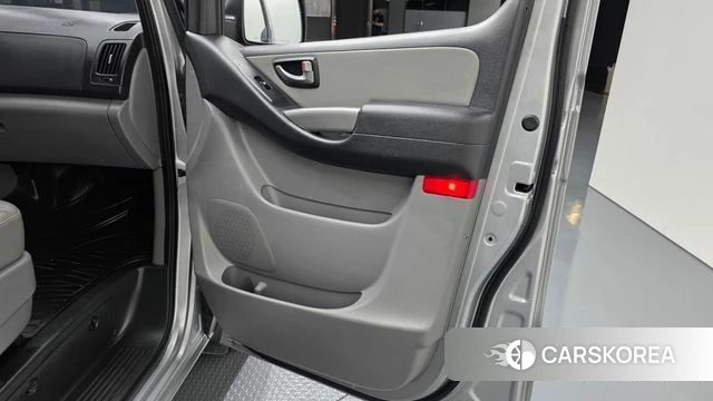 Hyundai The New Grand Starex id 4573577 из Кореи 17