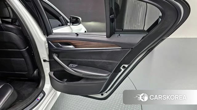 BMW 5 Series (G30) id 4318278 из Кореи 17