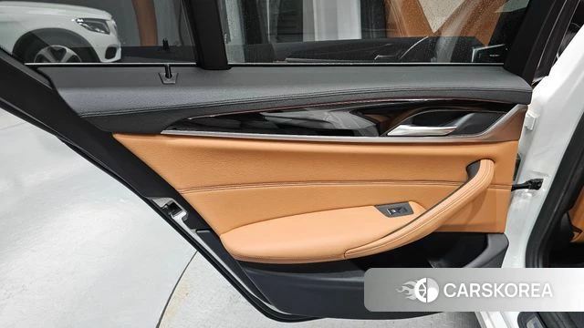 BMW 5 Series (G30) id 4619947 из Кореи 17
