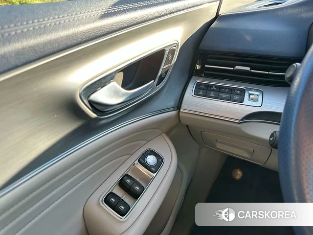 Roewe iMAX8 id 4253483 из Китая 17