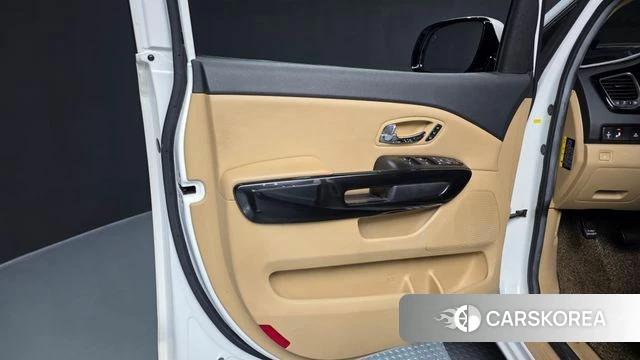 Kia All New Carnival id 4483352 из Кореи 17