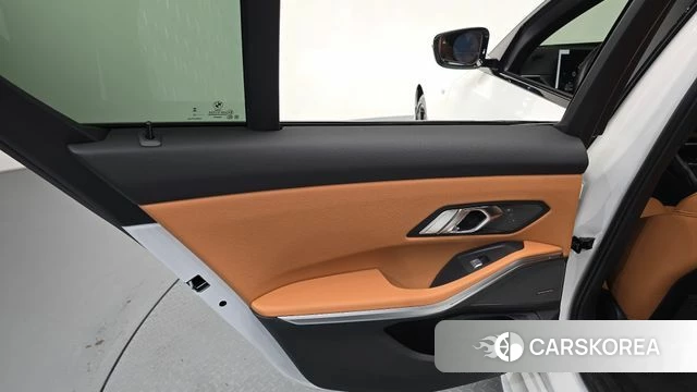 BMW 3 Series (G20) id 4696351 из Кореи 17