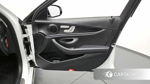 Mercedes-Benz E-Class W213 id 4269012 из Кореи 17