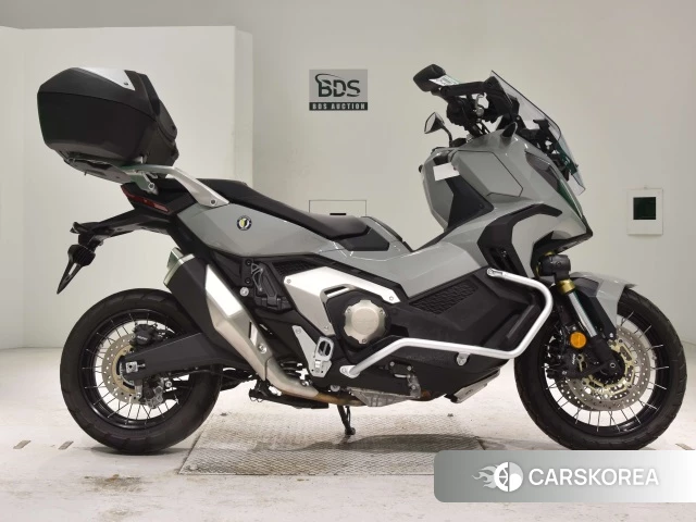 Проданный Honda X-ADV 750 2023 из Японии