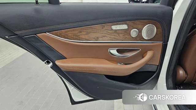 Mercedes-Benz E-Class W213 id 4779765 из Кореи 17
