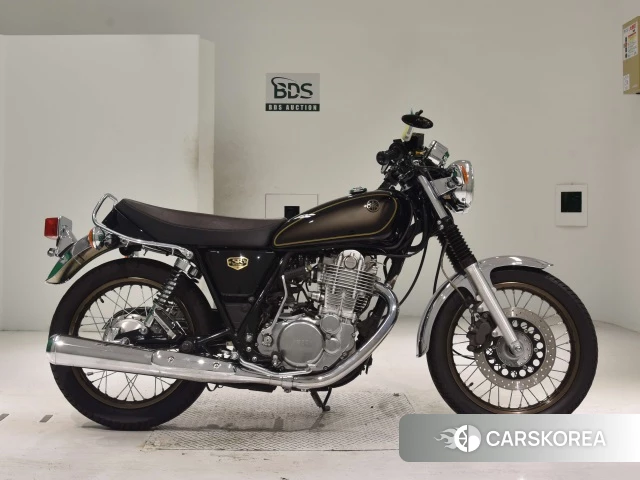 Проданный Yamaha SR400 2021 из Японии