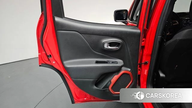 Jeep Renegade id 4770724 из Кореи 17