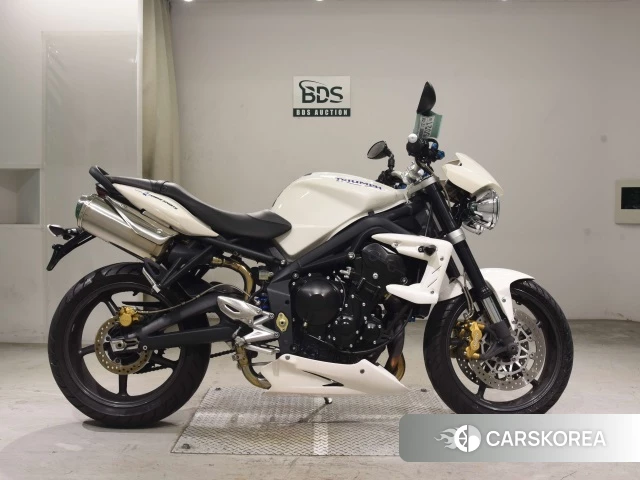 Проданный Triumph STREET TRIPLE R 2011 из Японии