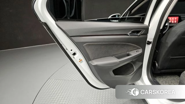 Volkswagen Golf 8th Generation id 4200933 из Кореи 17