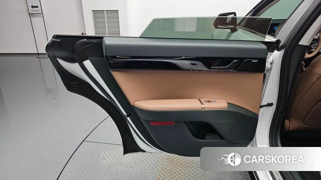 Hyundai Grandeur Hybrid (GN7) id 4280466 из Кореи 17