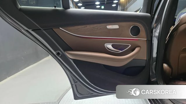 Mercedes-Benz E-Class W213 id 4377075 из Кореи 17