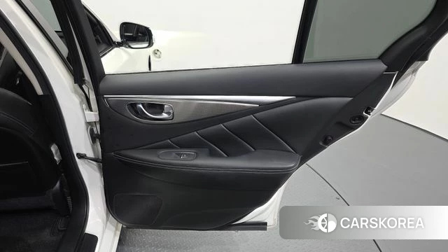 Infiniti Q50 id 4568664 из Кореи 17