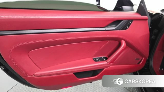 Porsche 911(992) id 4368850 из Кореи 17