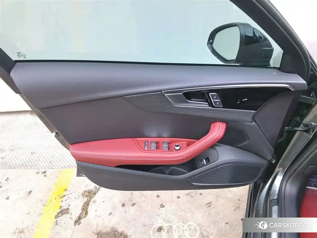 Audi A4L id 4599614 из Китая 17