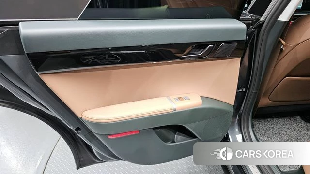 Hyundai Grandeur Hybrid (GN7) id 4222609 из Кореи 17