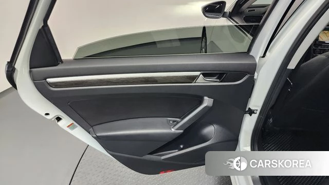 Volkswagen The New Passat id 4197066 из Кореи 17