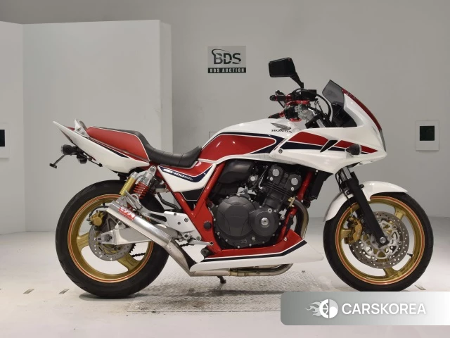 Проданный Honda CB400SF BOLDOR 2011 из Японии, фото 2