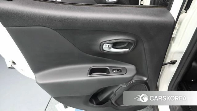 Jeep Renegade id 4434792 из Кореи 17
