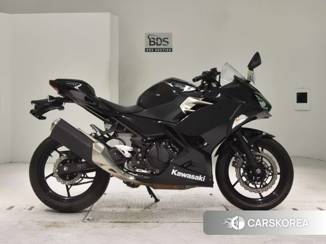 Проданный Kawasaki NINJA 400 2018 из Японии, фото 2