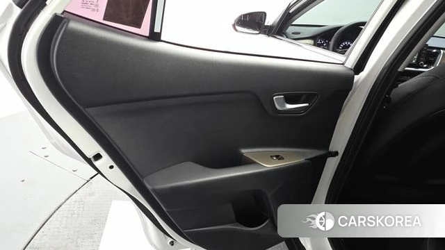 Kia Stonic id 4605058 из Кореи 17