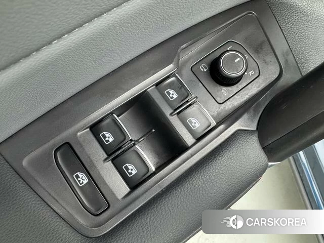 Volkswagen Tiguan L id 4258580 из Китая 17