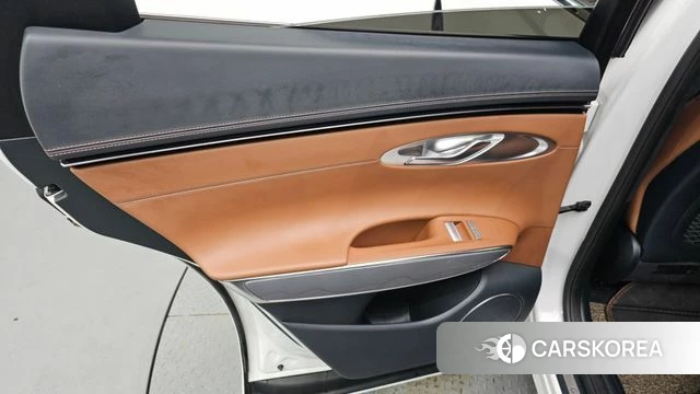 Genesis GV70 id 4186701 из Кореи 17