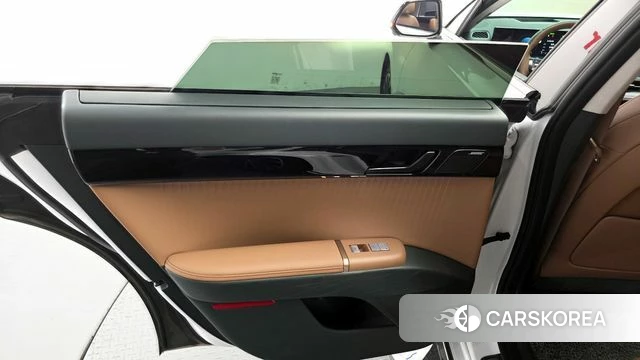 Hyundai Grandeur (GN7) id 4388191 из Кореи 17