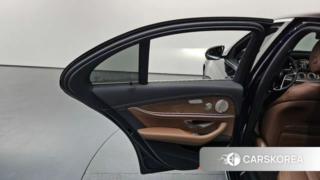 Mercedes-Benz E-Class W213 id 4556083 из Кореи 17