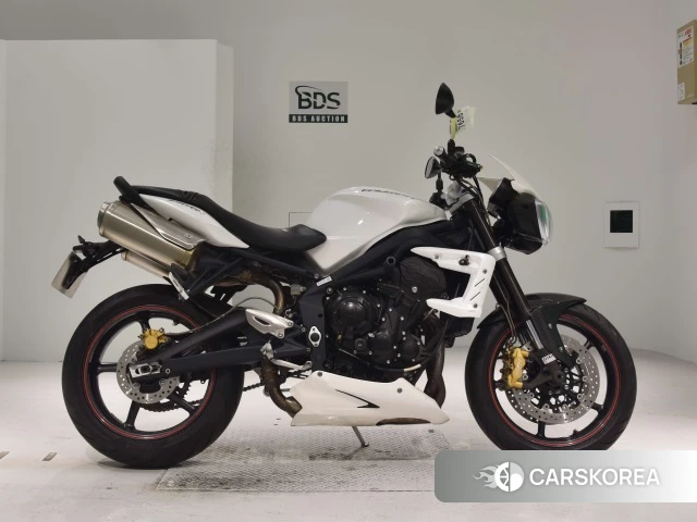 Проданный Triumph STREET TRIPLE R 2012 из Японии