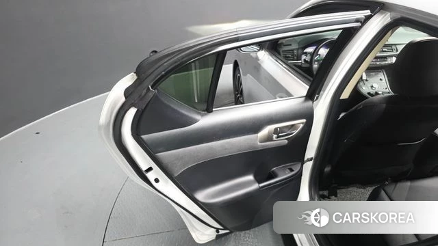 Lexus CT200h id 4345558 из Кореи 17