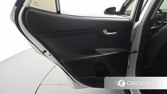 Kia Stonic id 4944006 из Кореи 17