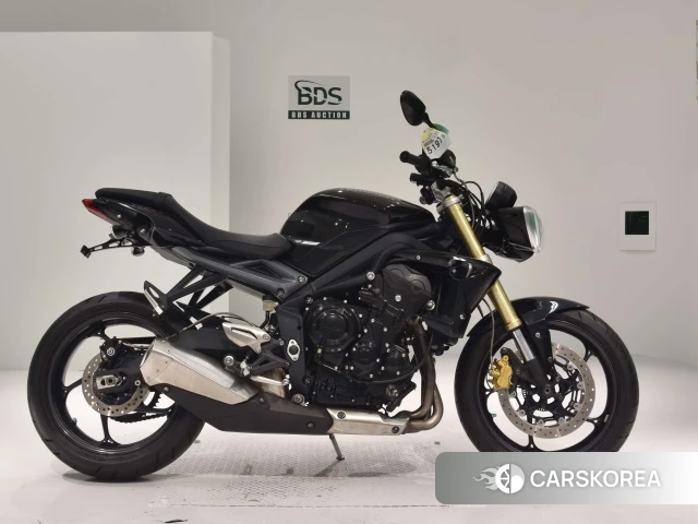 Проданный Triumph STREET TRIPLE 2014 из Японии