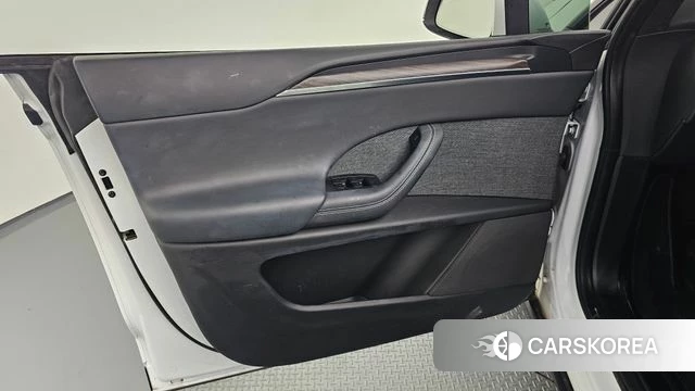 Tesla Model X id 4579293 из Кореи 17