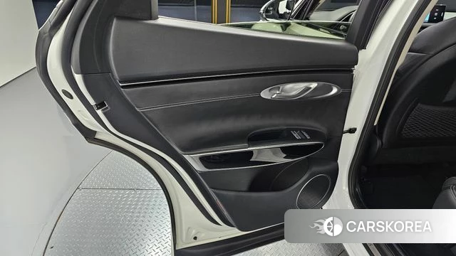Genesis GV70 id 4501600 из Кореи 17