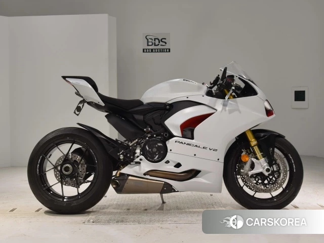 Проданный Ducati PANIGALE V2 2021 из Японии, фото 2
