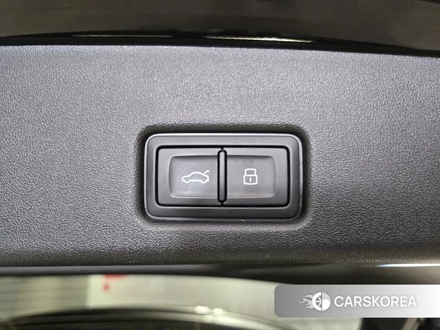 Audi Q5L id 4026794 из Китая 17