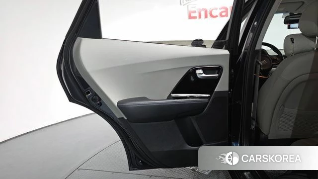 Kia Niro id 4742142 из Кореи 17