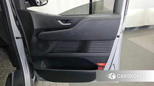 Hyundai Staria id 4922821 из Кореи 17