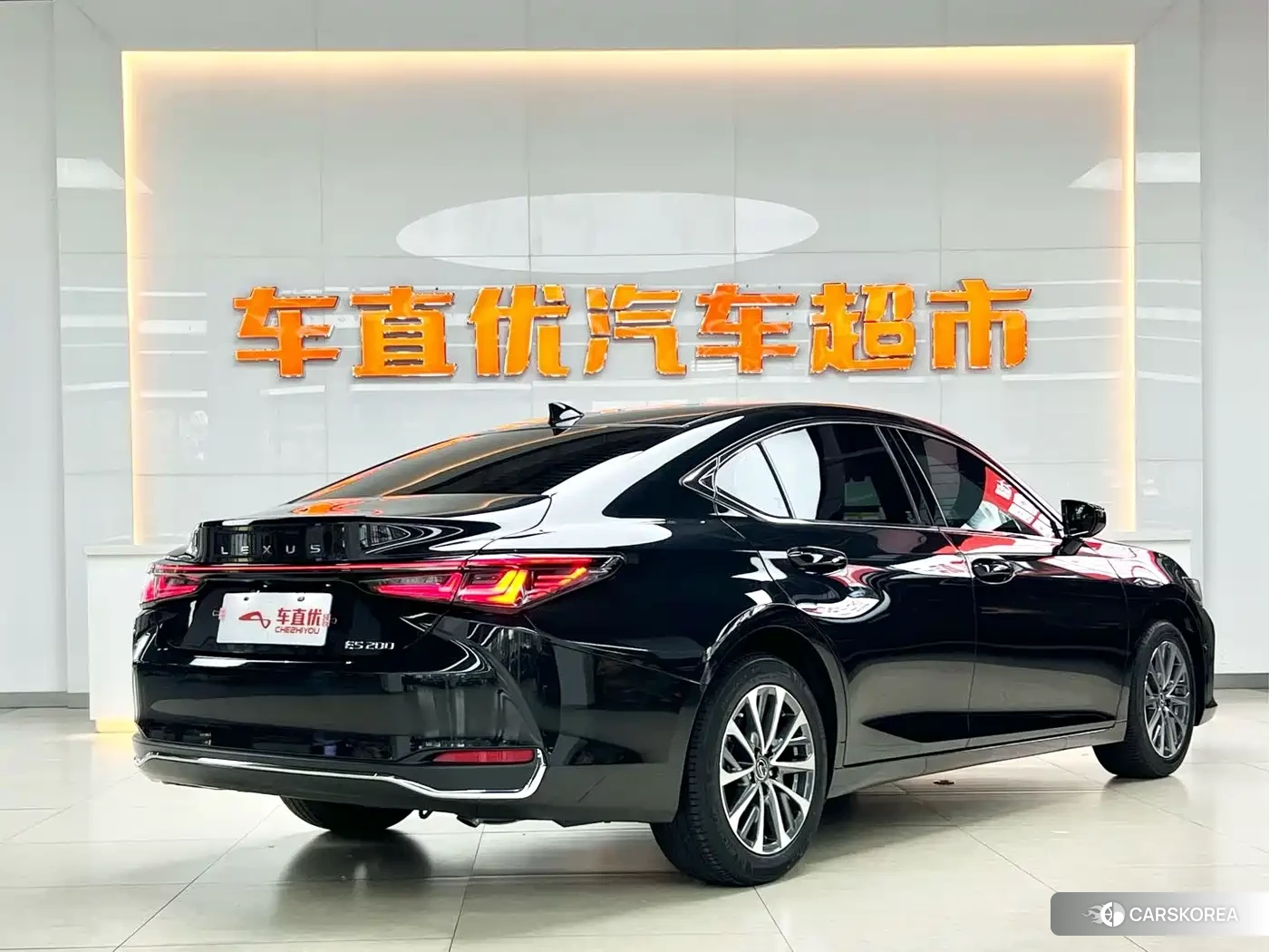 Lexus ES id 4565186 из Китая 18