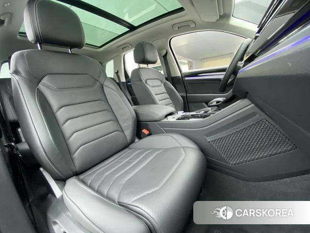 Volkswagen Touareg id 3840745 из Китая 17