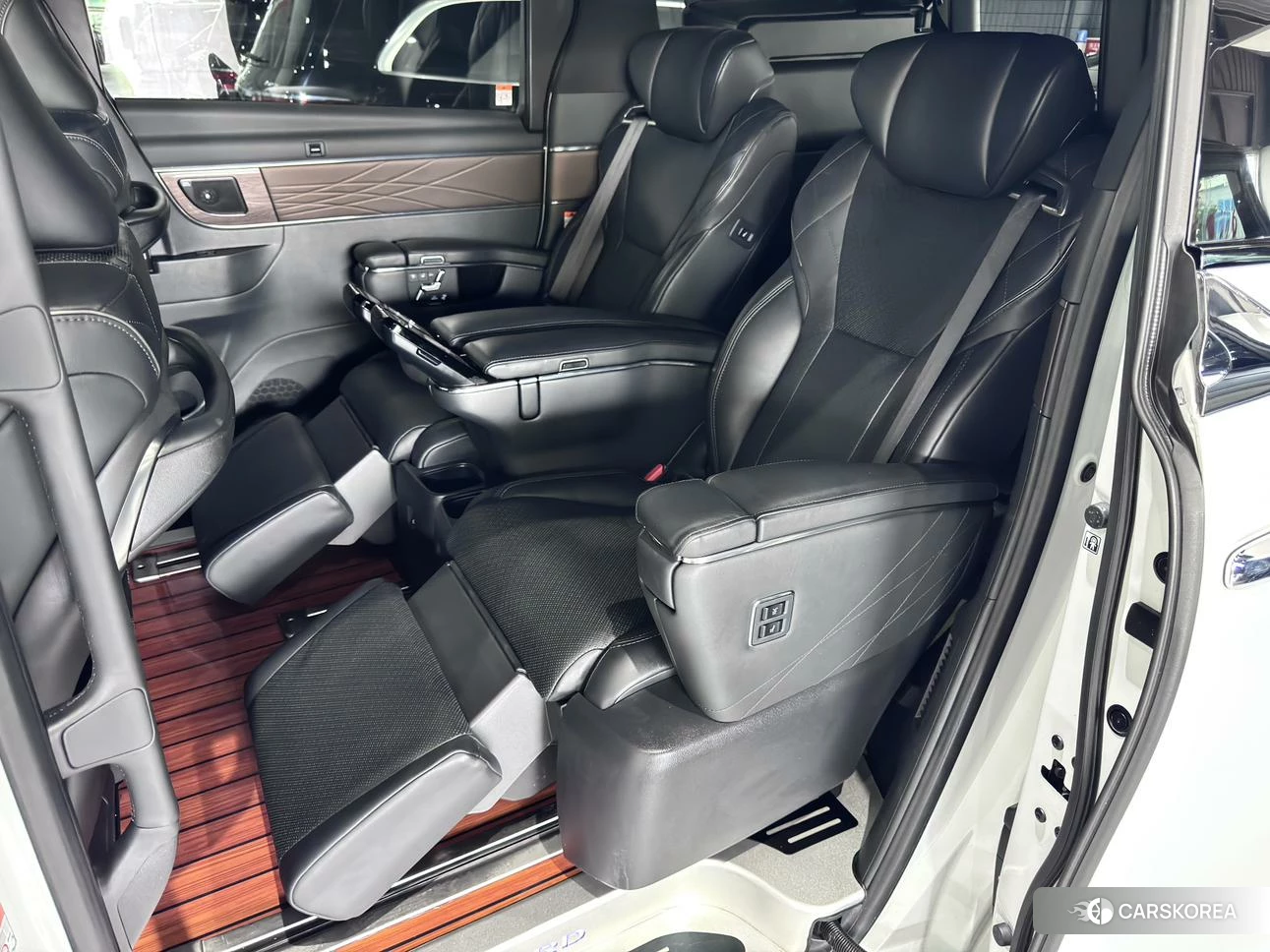 Toyota Elfa id 4407442 из Китая 17